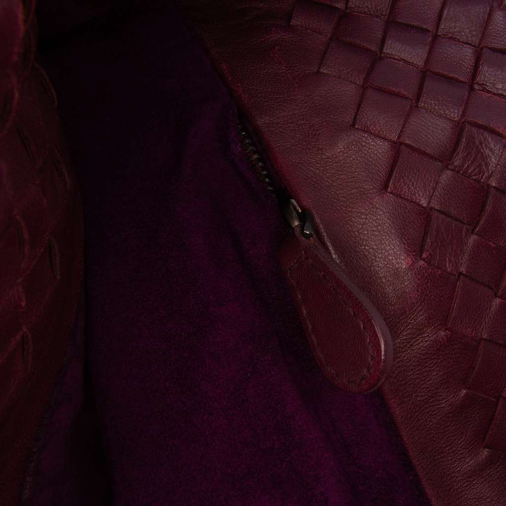 Bottega Veneta Nappa Intrecciato Bucket Bag - Detail 1