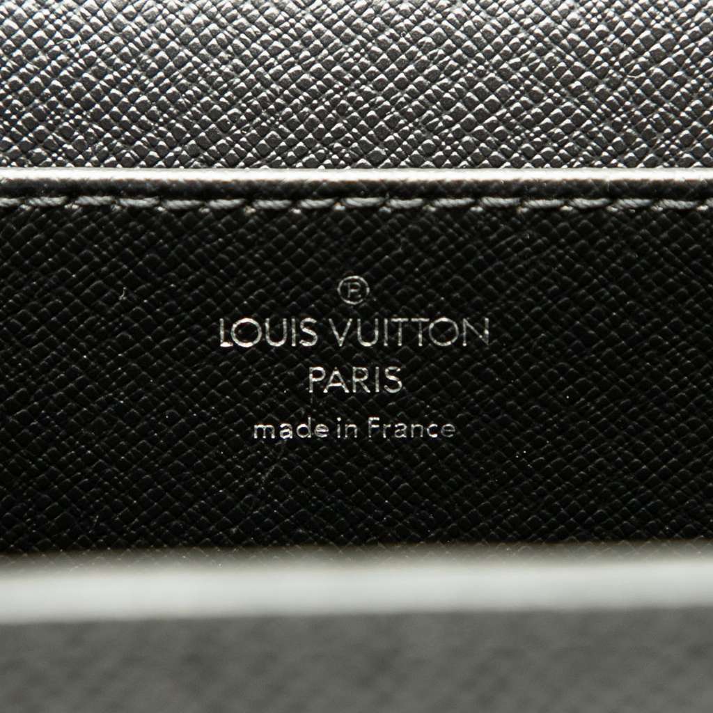 Louis Vuitton Taiga Moskova Briefcase - 5