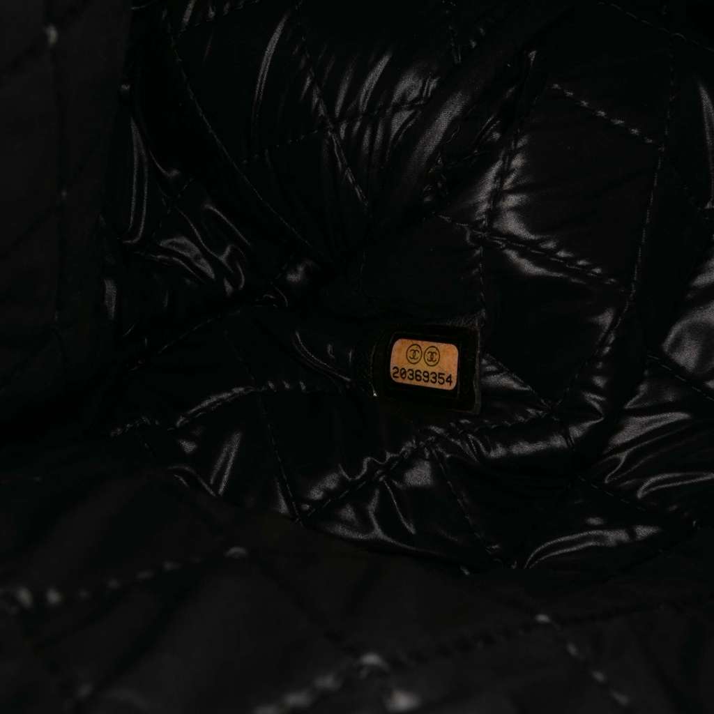 Chanel Large Quilted Patent O Case Clutch - Detail 1