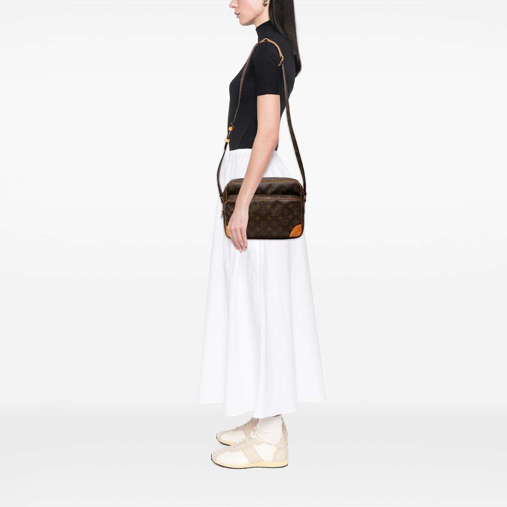 Louis Vuitton Monogram Nil Crossbody - Image 11