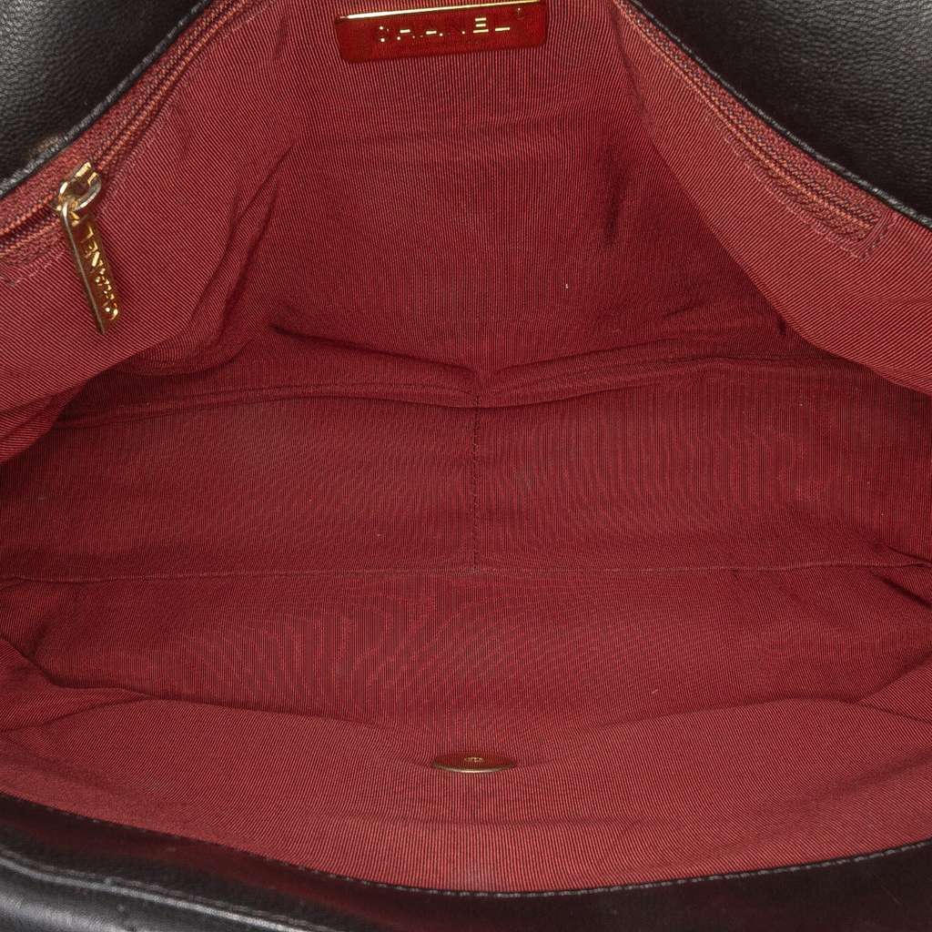 Chanel Maxi Lambskin 19 Flap - 4