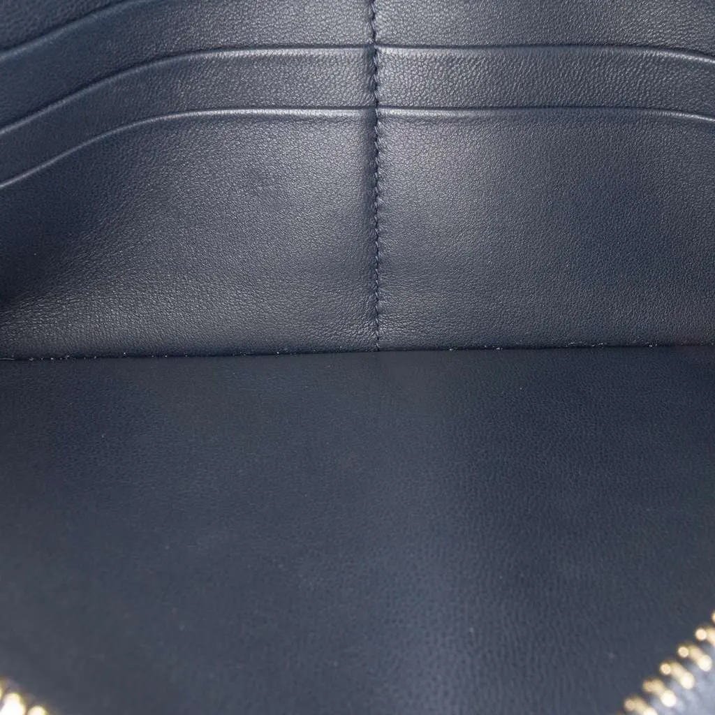 Chanel Quilted Velvet 31 Clutch Blue Velvet Good - Model View