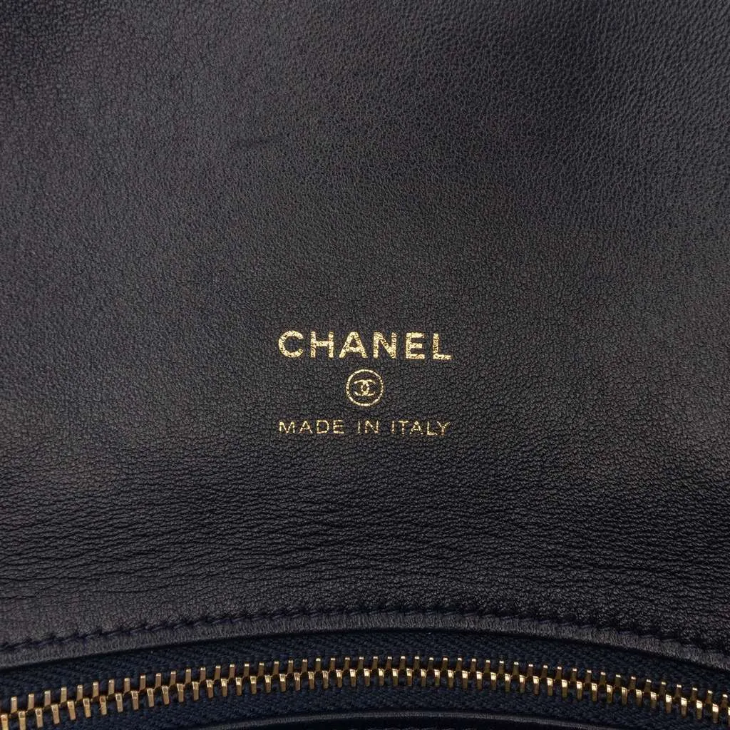 Chanel Quilted Velvet 31 Clutch Blue Velvet Good - Box View