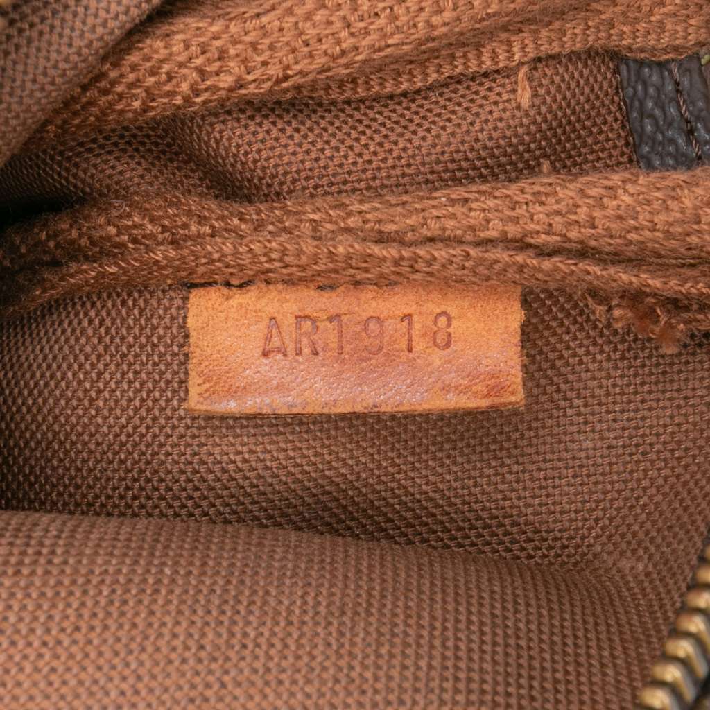 Louis Vuitton Monogram Pochette Accessoires - Detail 1