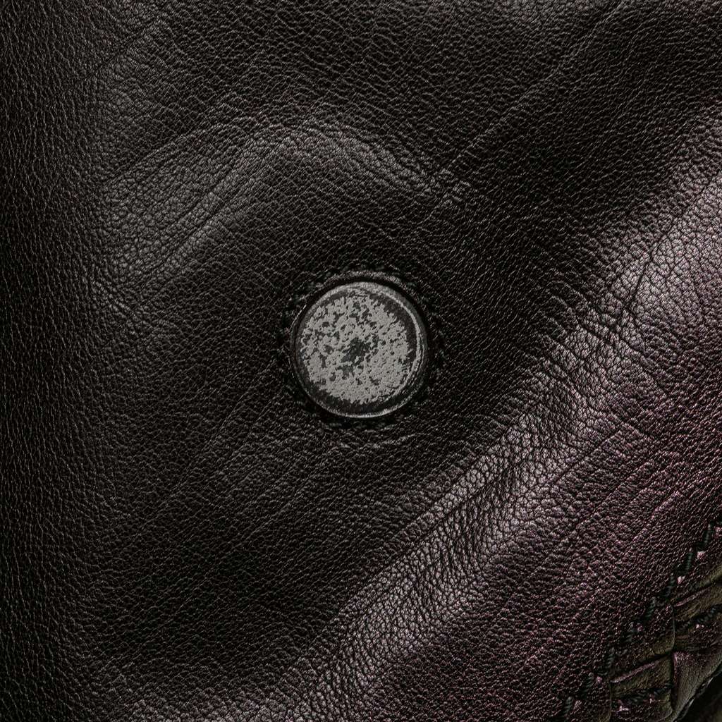 Bottega Veneta Intrecciato Trimmed Iridescent Calfskin Scarabee Crossbody - Detail 2