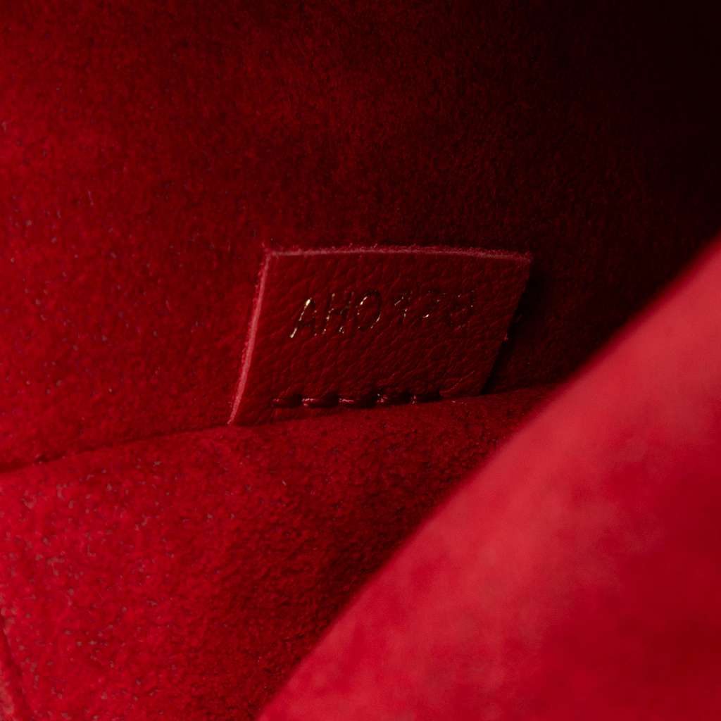 Louis Vuitton Monogram Victoire - Detail 1