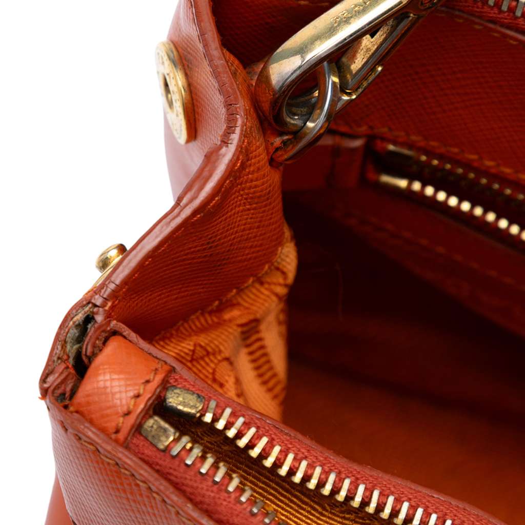 Prada Small Saffiano Lux Galleria Double Zip - Detail 1