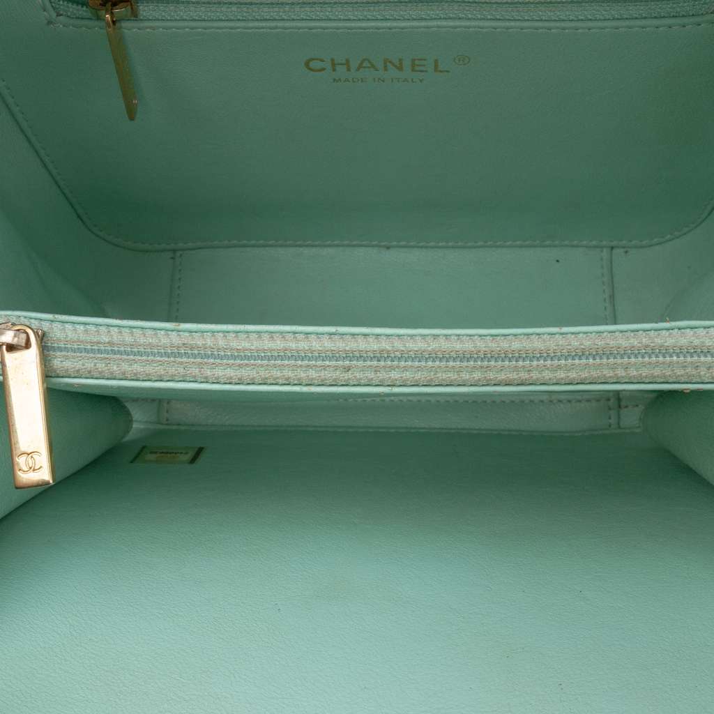 Chanel Medium Caviar CC Filigree Vanity Case - 4