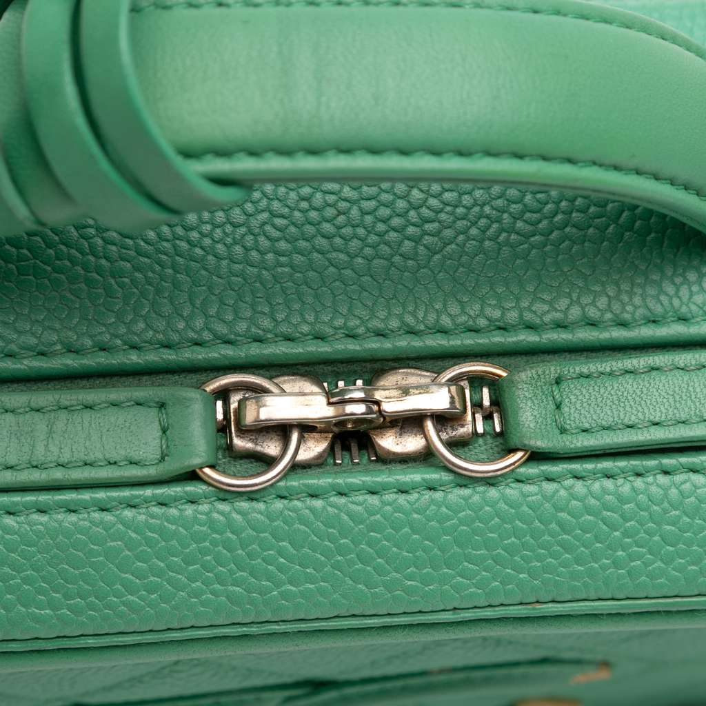 Chanel Medium Caviar CC Filigree Vanity Case - Detail 2