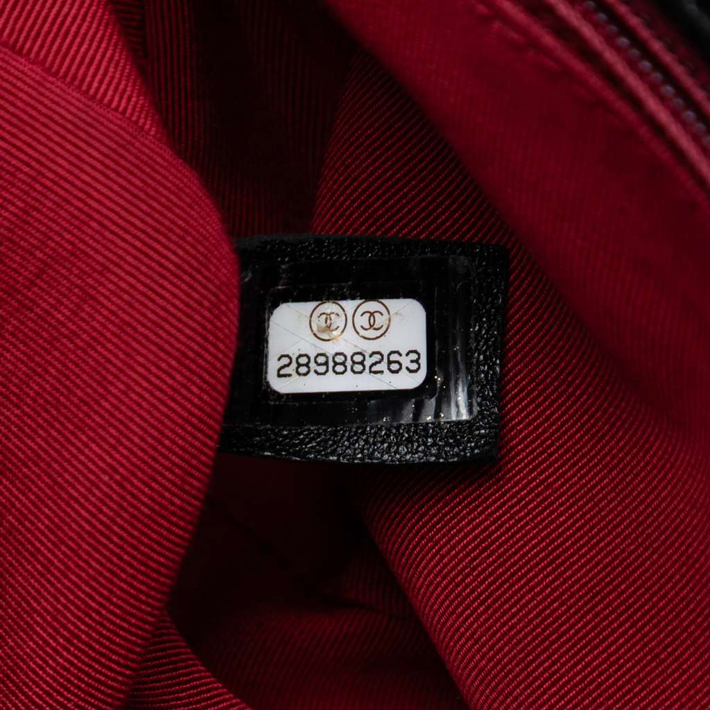 Chanel Medium Lambskin 19 Flap - Detail 1