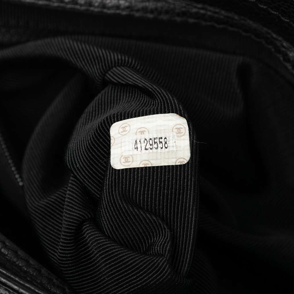 Chanel Triple CC Caviar Shoulder Bag - Detail 1