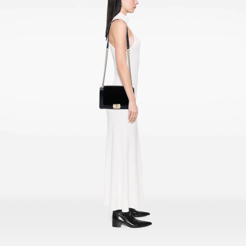 Chanel Old Medium Shearling Boy Flap - Detail 2