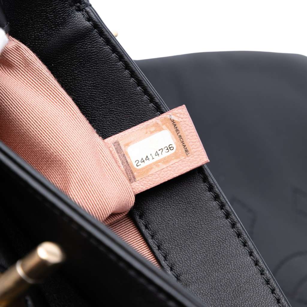 Chanel Paris Cosmopolite Velvet Camellia Flap - Detail 1