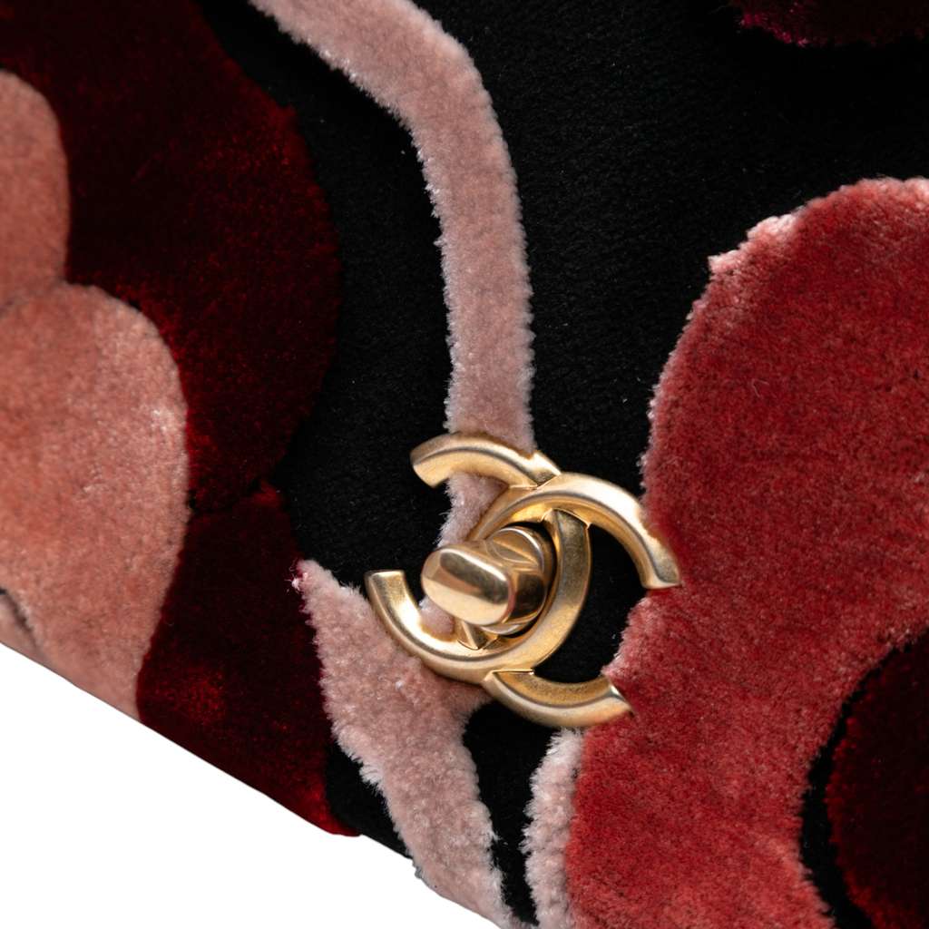 Chanel Paris Cosmopolite Velvet Camellia Flap - Detail 2