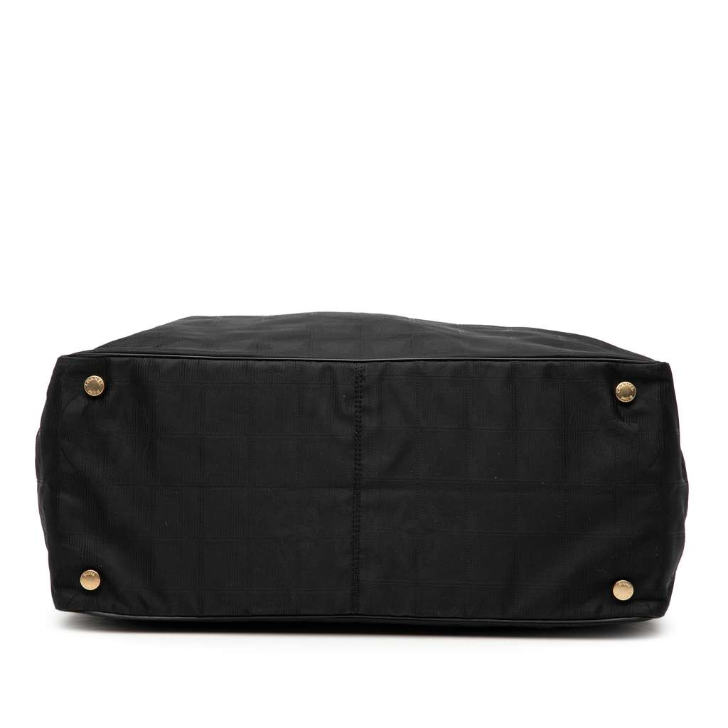 Chanel New Travel Line Nylon Tote - Image 6