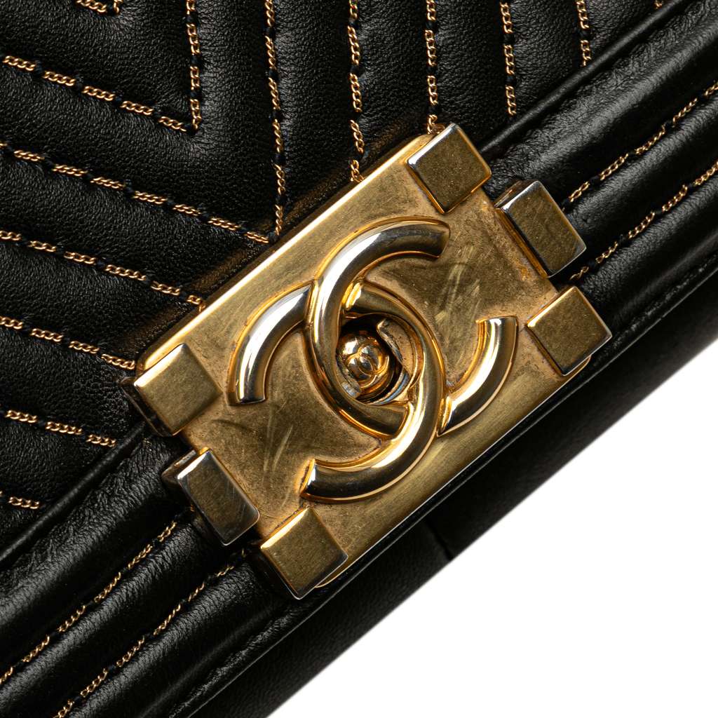 Chanel Old Medium Chevron Lambskin Stitched Boy Flap - Detail 2