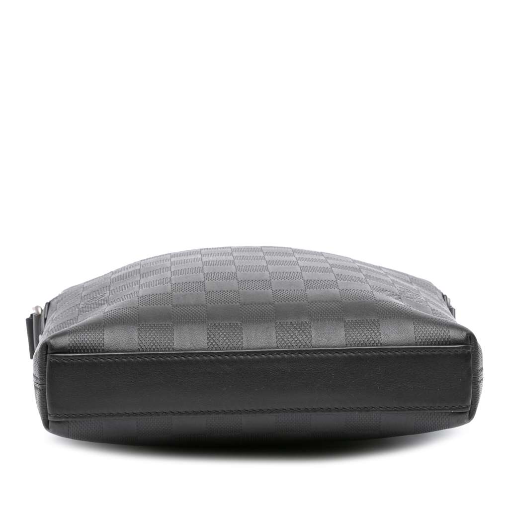 Louis Vuitton Damier Infini District Pochette - Image 6