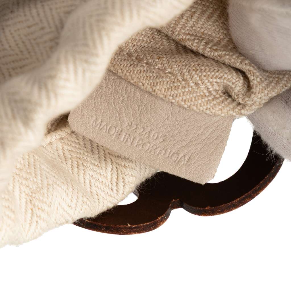 Loewe Anagram Leather Cut Out Pocket Crossbody - Detail 1