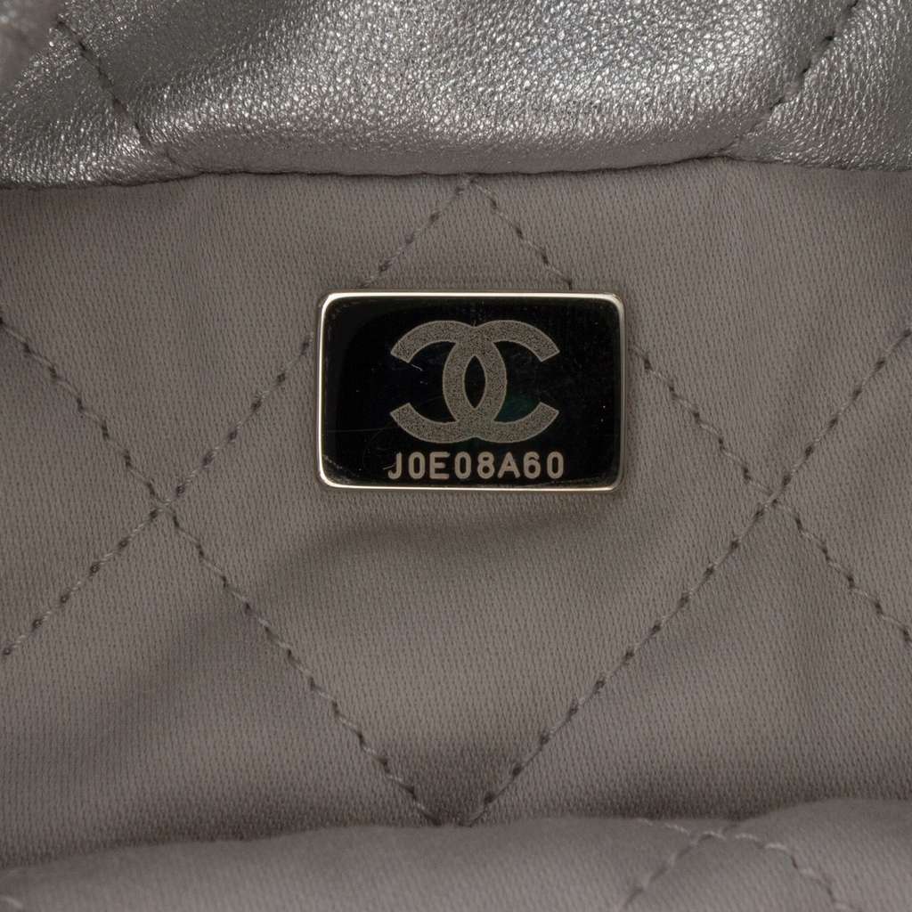 Chanel Mini Metallic Calfskin 22 Satchel - Detail 1