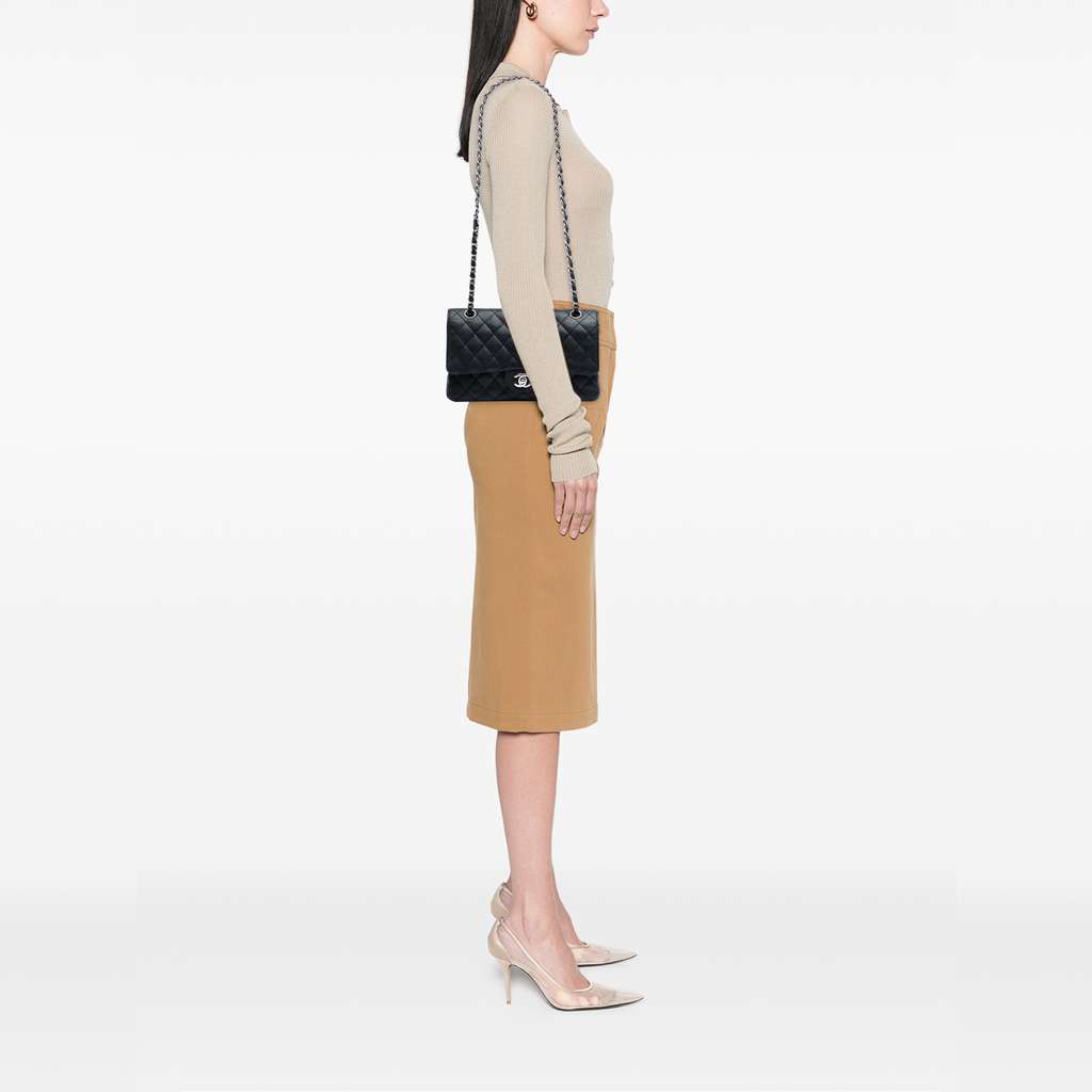 Chanel Medium Classic Caviar Double Flap - Detail 2