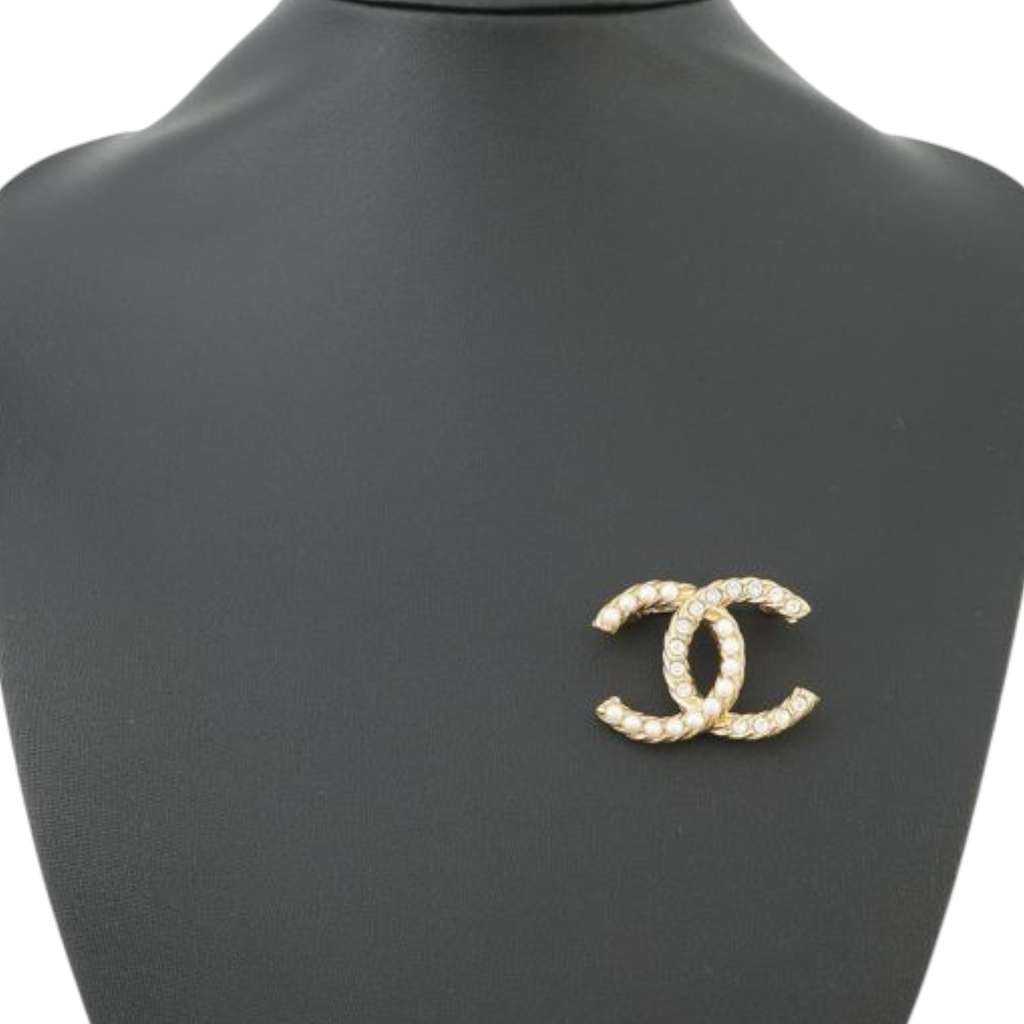 Chanel Gold Plated CC Faux Pearl Rhinestone Brooch - Image 10