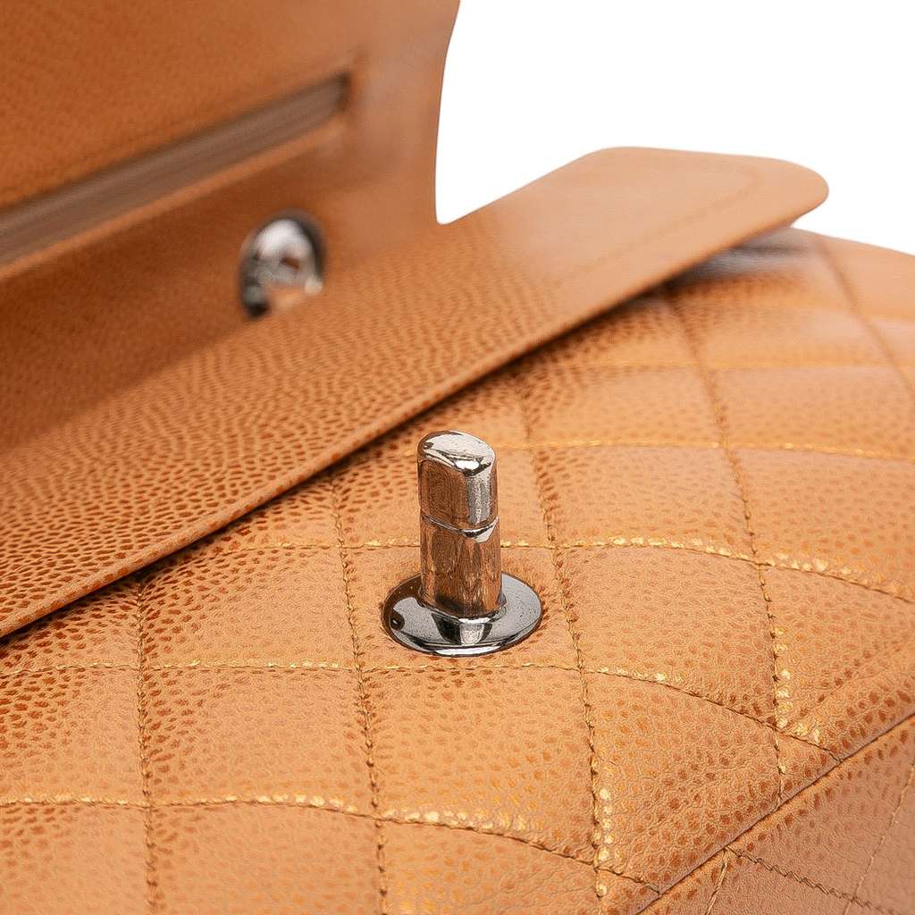 Chanel Medium Classic Metallic Caviar Double Flap - Detail 2