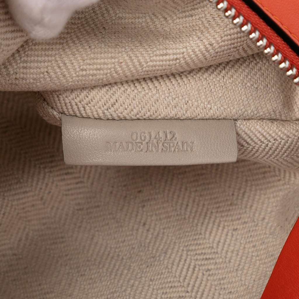 Loewe Mini Leather T Pouch - Detail 1