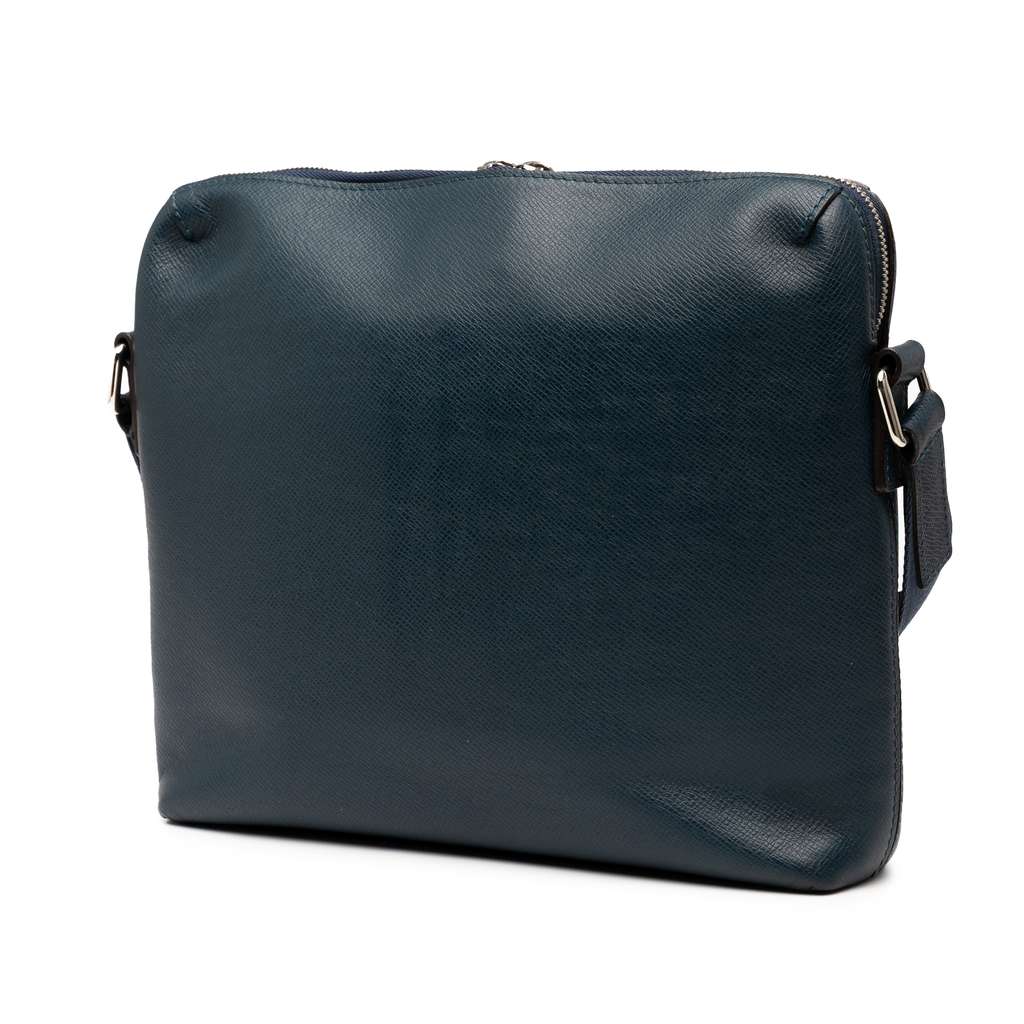 Louis Vuitton Taiga Grigori PM - Back view