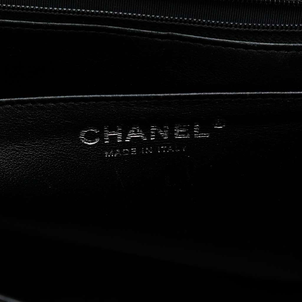 Chanel Jumbo Classic Caviar Single Flap - Side view