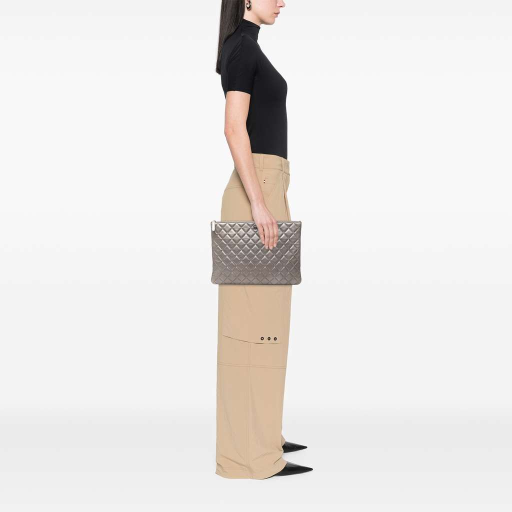 Chanel Large Quilted Metallic Lambskin O Case Clutch - Detail 2