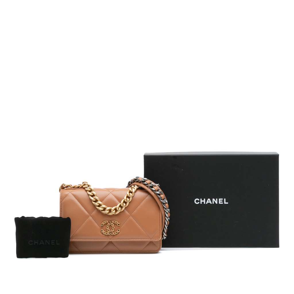 Chanel Quilted Lambskin 19 Wallet on Chain - Image 14
