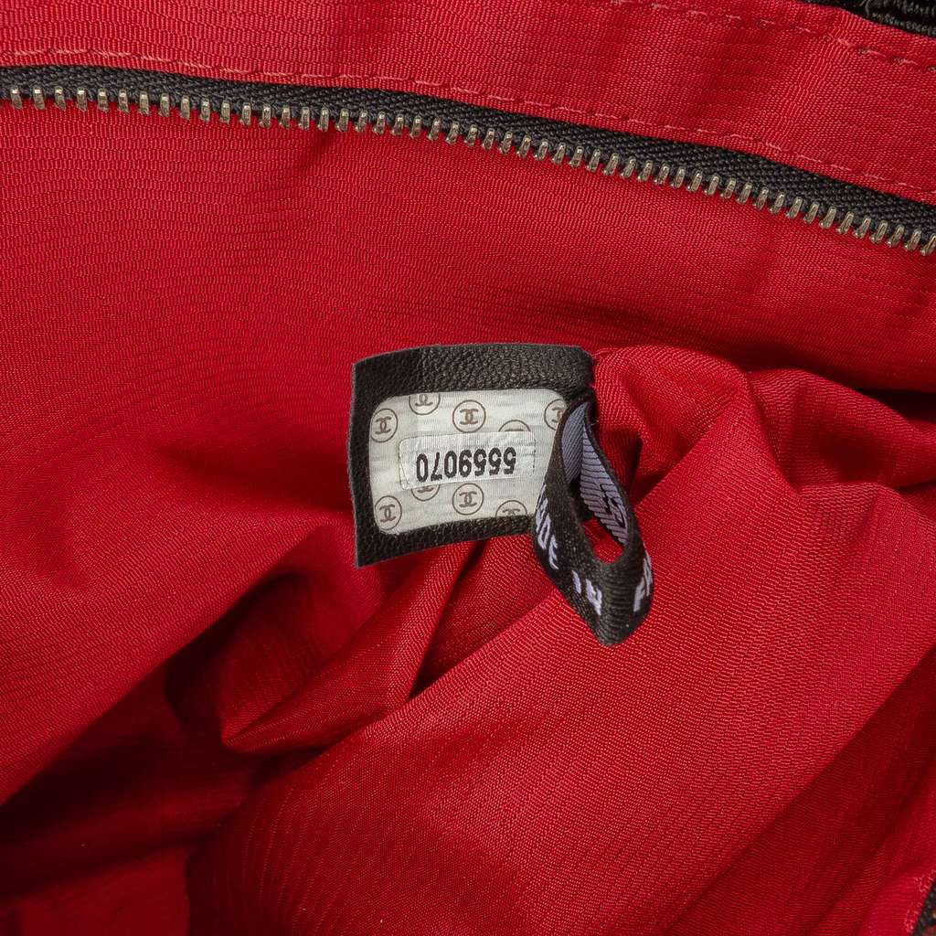 Chanel Old Travel Line Nylon Tote - Detail 1