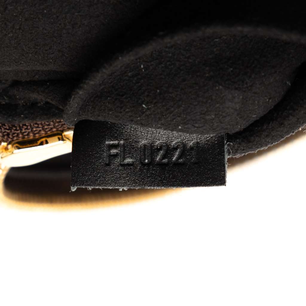 Louis Vuitton Monogram Reverse Vanity PM - Detail 1