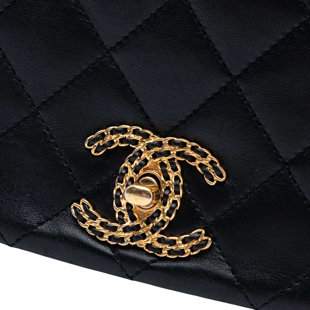 Chanel Quilted Lambskin On And On Chain Flap - Detail 1