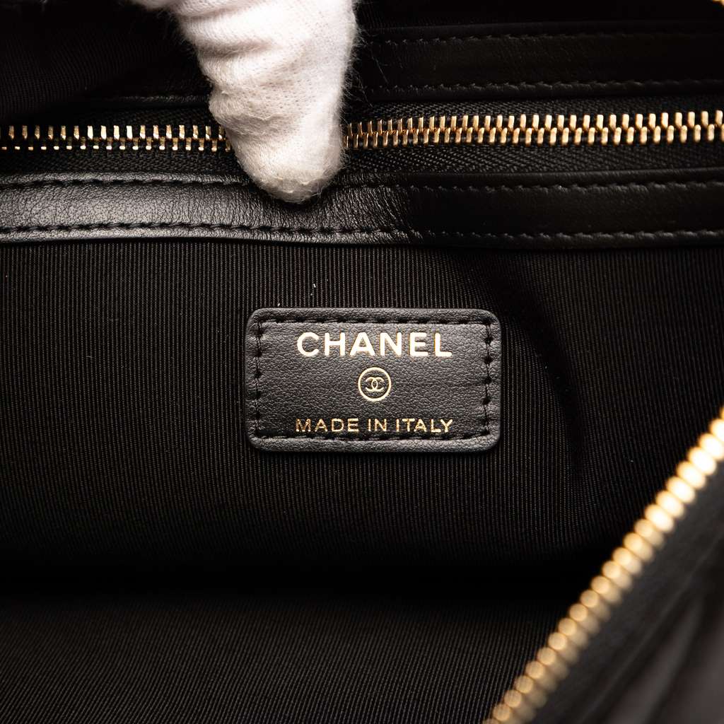 Chanel CC Quilted Satin Chain Around Clutch - Detail 1