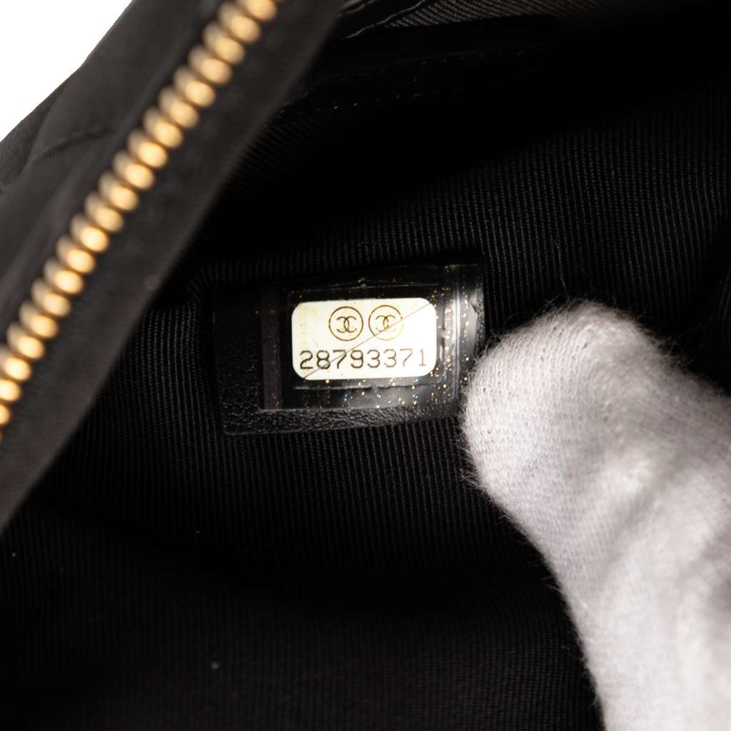 Chanel CC Quilted Satin Chain Around Clutch - Detail 2