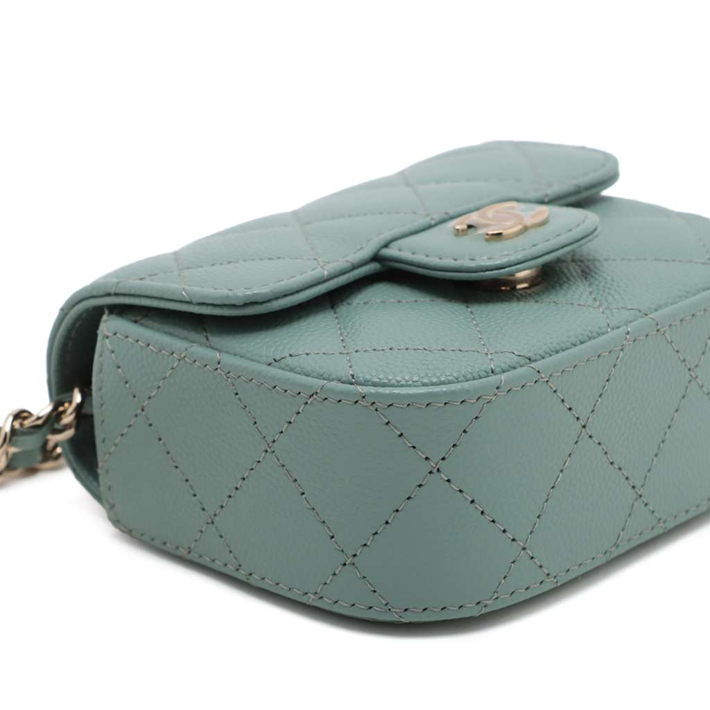 Chanel Mini Classic Caviar Clutch With Chain - Detail 1