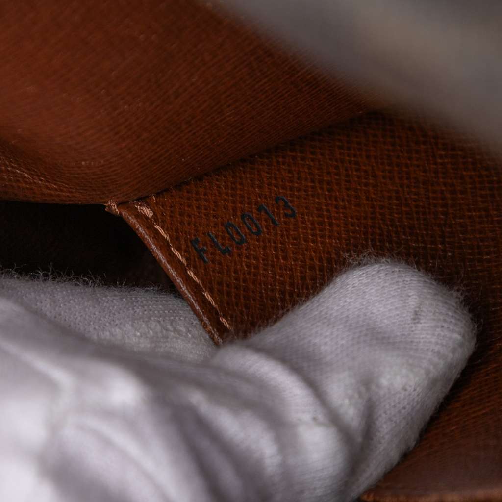 Louis Vuitton Monogram Cite MM - Detail 1