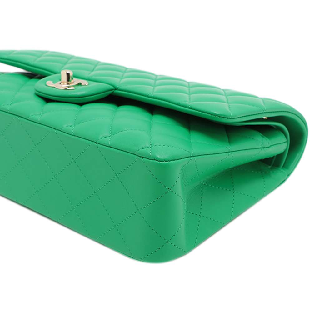 Chanel Medium Classic Lambskin Double Flap - Detail 2