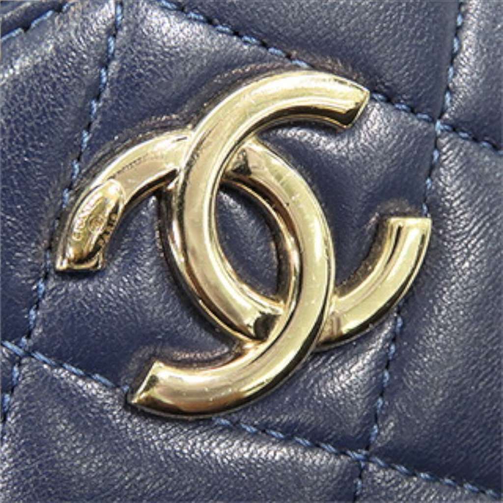 Chanel Quilted Lambskin Trendy CC Vanity Case - Image 14