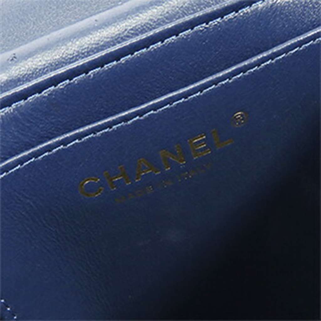 Chanel Quilted Lambskin Trendy CC Vanity Case - Detail 2