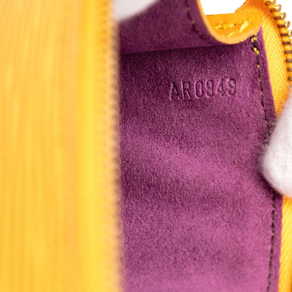 Louis Vuitton Epi Pochette Accessoires - Side view