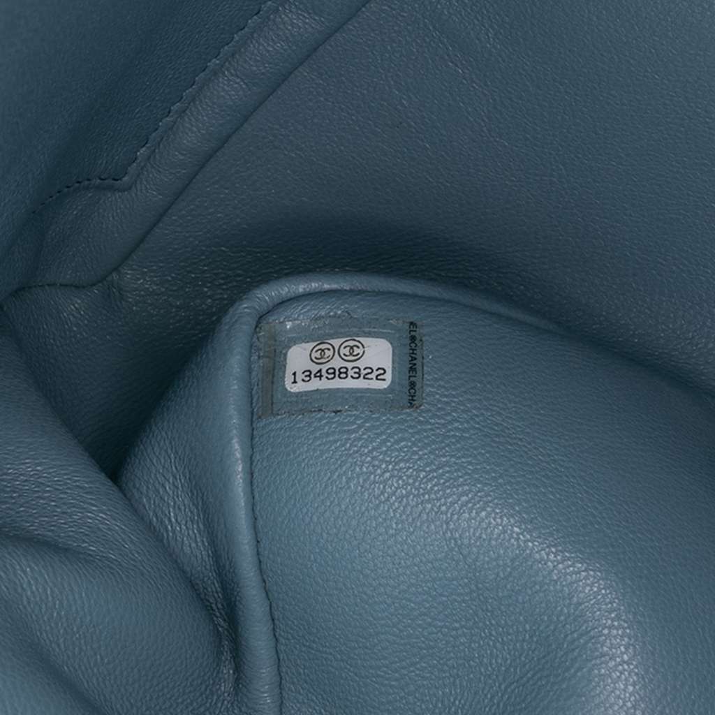 Chanel Maxi Classic Lambskin Degrade Single Flap - Detail 1