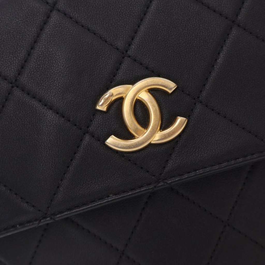 Chanel Small Quilted Calfskin About Pearls Hobo - Image 10