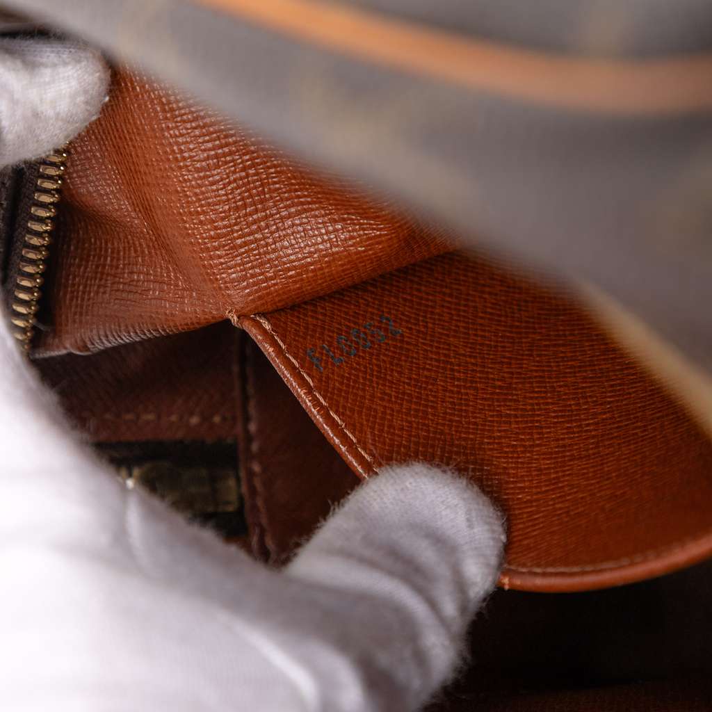 Louis Vuitton Monogram Cite MM - Detail 1