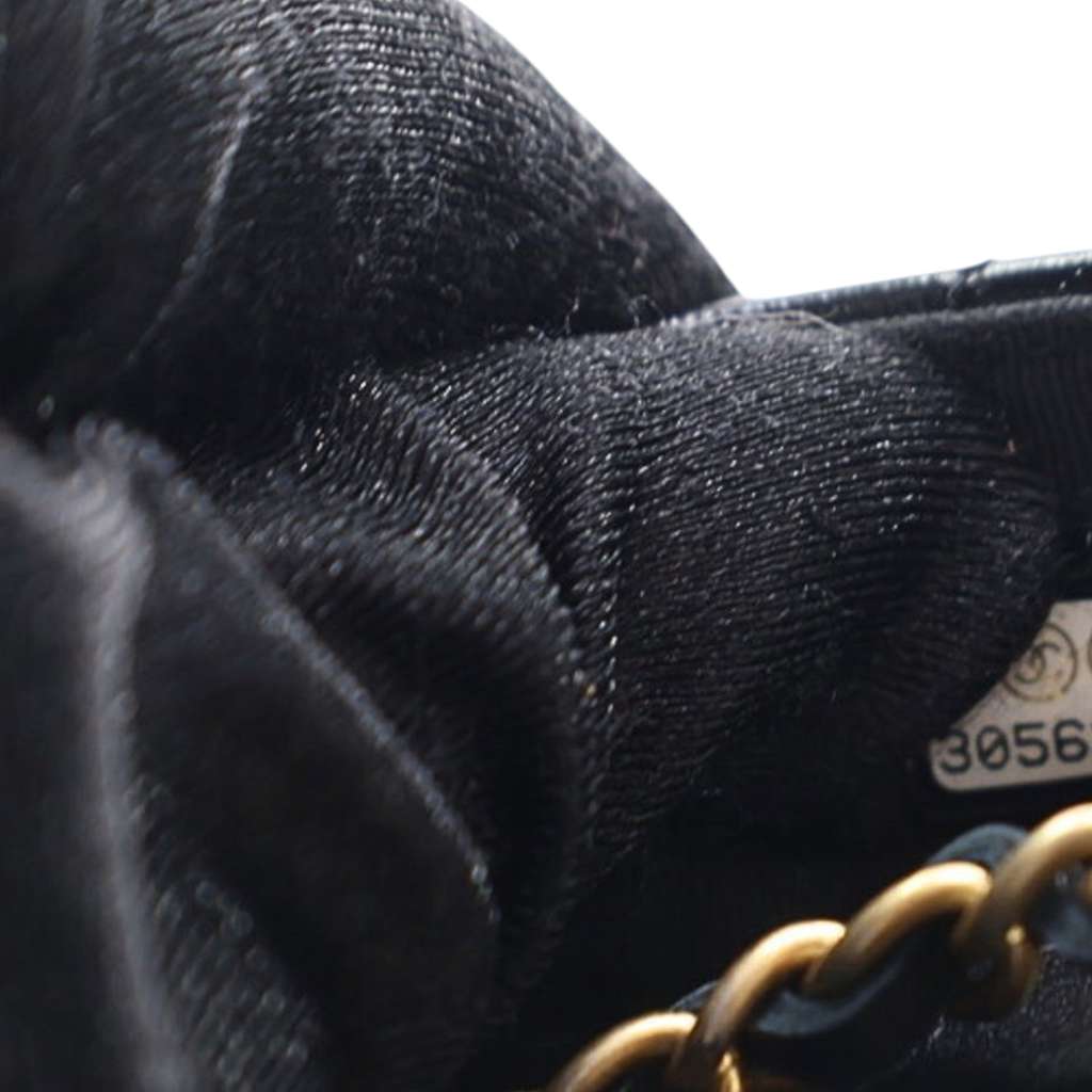 Chanel Quilted Shiny Aged Calfskin Waist Belt Bag - Detail 1