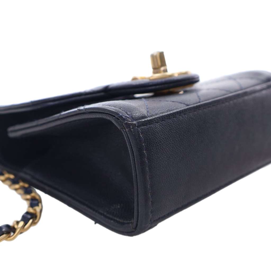 Chanel Mini Goatskin Chic Pearls Clutch On Chain - Image 13