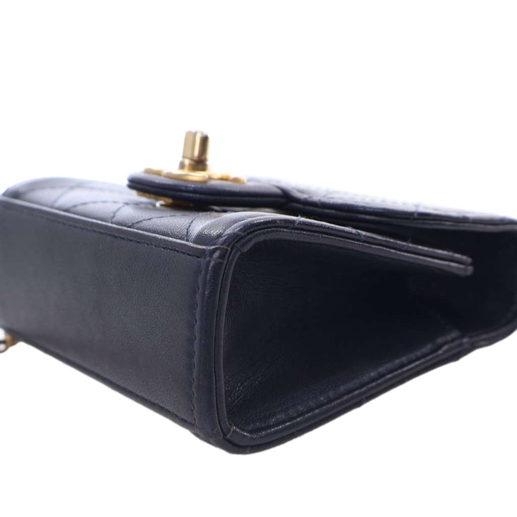 Chanel Mini Goatskin Chic Pearls Clutch On Chain - Image 12