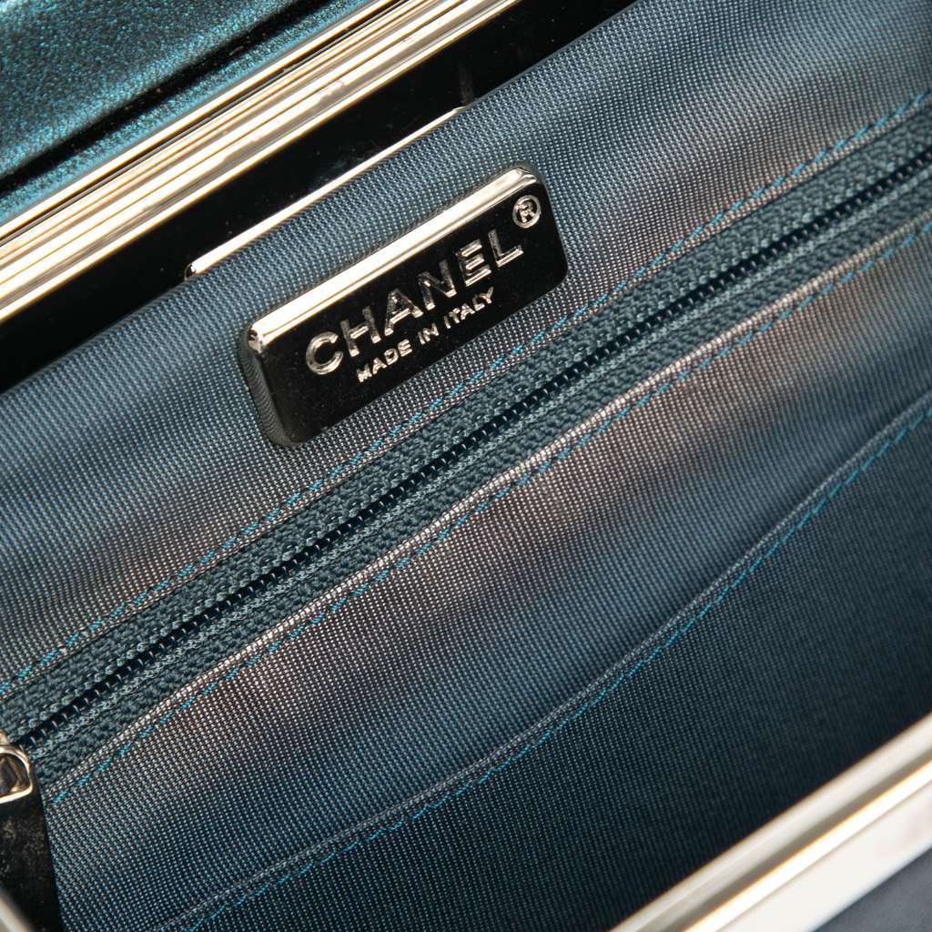 Chanel CC Metallic Calfskin Vanity Bag - Detail 2