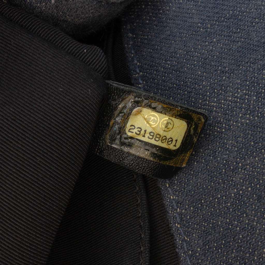 Chanel Medium Embossed Denim Boy Flap - Detail 1